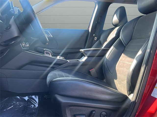 Mitsubishi Outlander Vehicle Full-screen Gallery Image 10