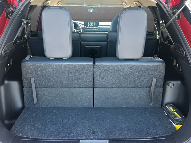 Mitsubishi Outlander Vehicle Full-screen Gallery Image 12