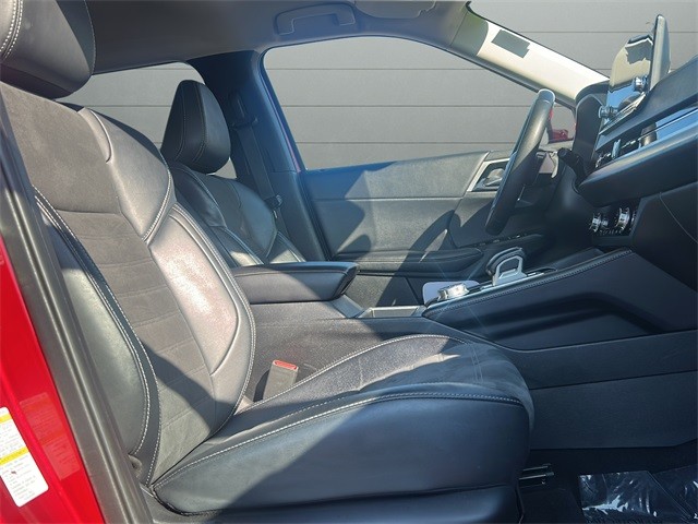 Mitsubishi Outlander Vehicle Full-screen Gallery Image 14