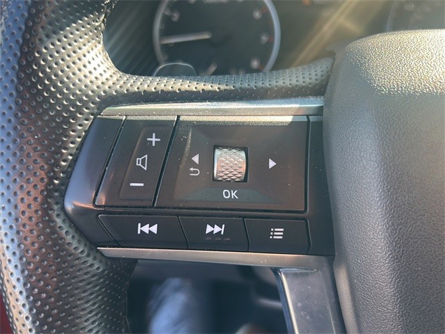 Mitsubishi Outlander Vehicle Full-screen Gallery Image 16