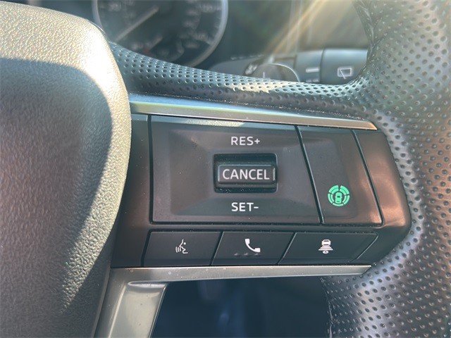 Mitsubishi Outlander Vehicle Full-screen Gallery Image 17