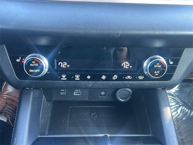 Mitsubishi Outlander Vehicle Full-screen Gallery Image 20