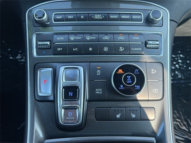 Hyundai Santa Fe Vehicle Full-screen Gallery Image 20