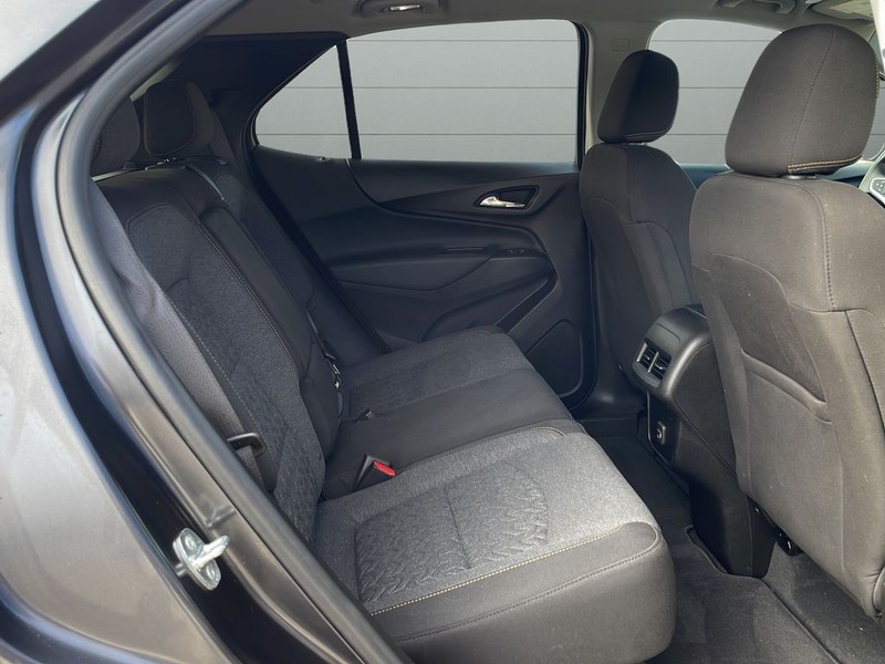 Chevrolet Equinox Vehicle Full-screen Gallery Image 14