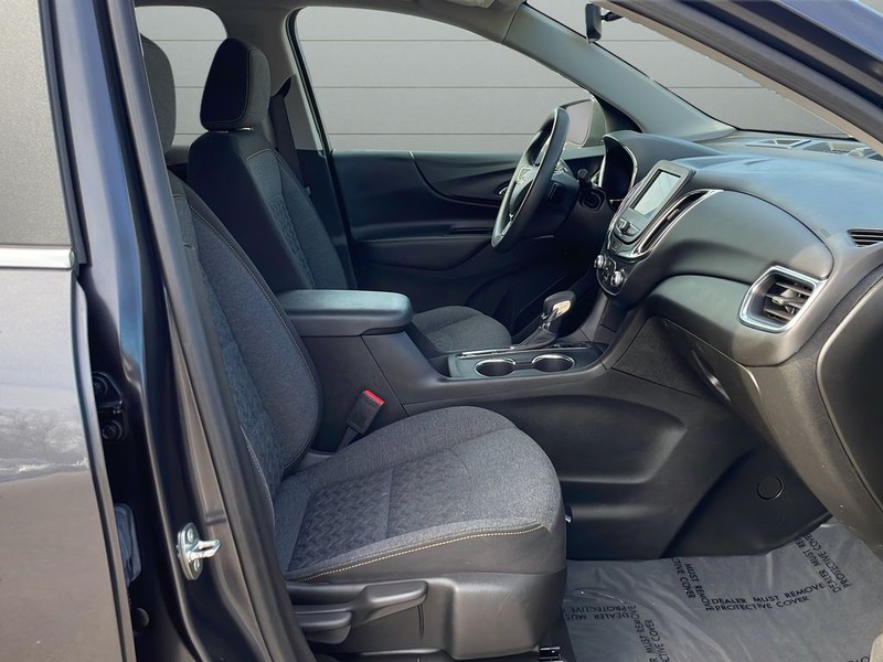 Chevrolet Equinox Vehicle Full-screen Gallery Image 15