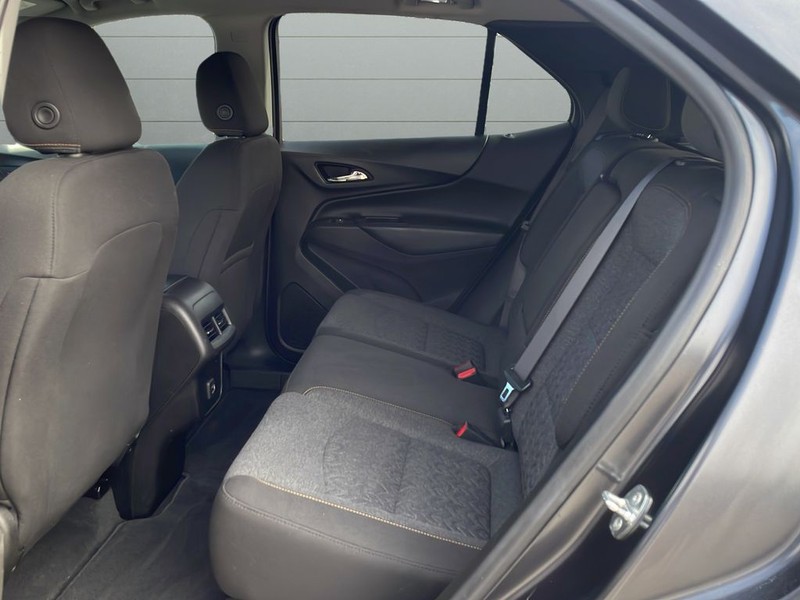 Chevrolet Equinox Vehicle Full-screen Gallery Image 16