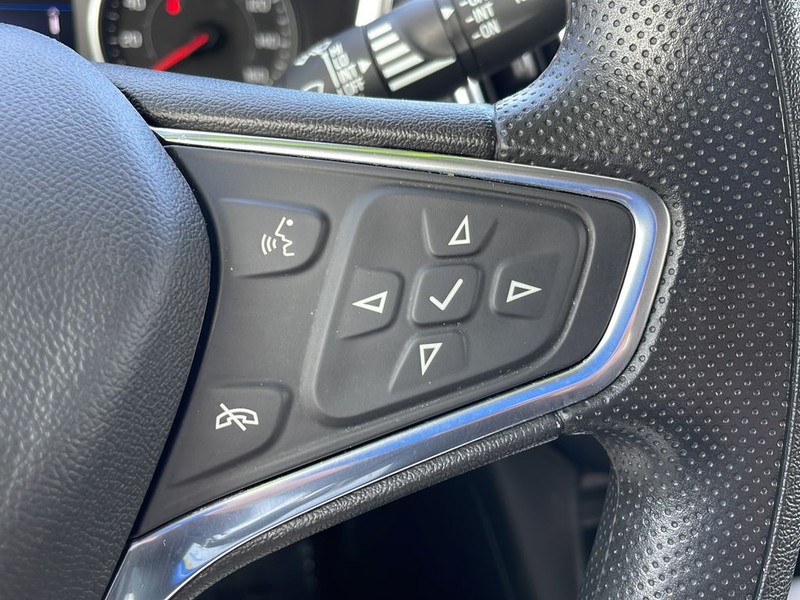 Chevrolet Equinox Vehicle Full-screen Gallery Image 18