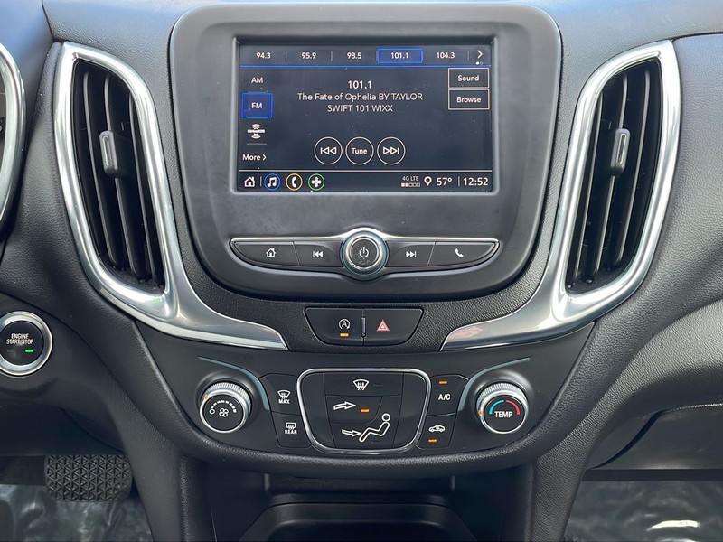 Chevrolet Equinox Vehicle Full-screen Gallery Image 21