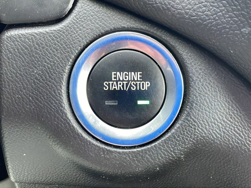 Chevrolet Equinox Vehicle Full-screen Gallery Image 25