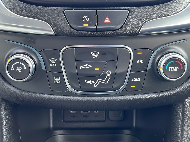 Chevrolet Equinox Vehicle Full-screen Gallery Image 26