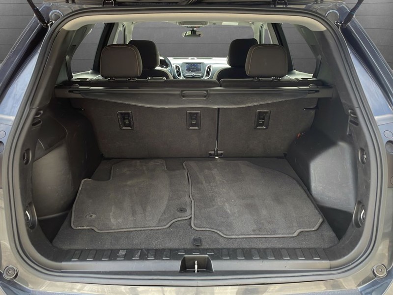 Chevrolet Equinox Vehicle Full-screen Gallery Image 29