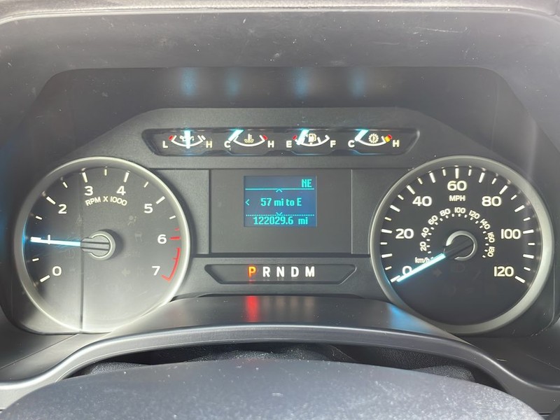 Ford F-150 Vehicle Full-screen Gallery Image 13