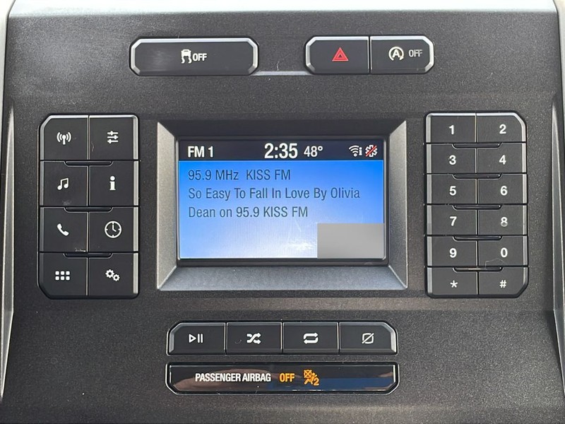 Ford F-150 Vehicle Full-screen Gallery Image 19