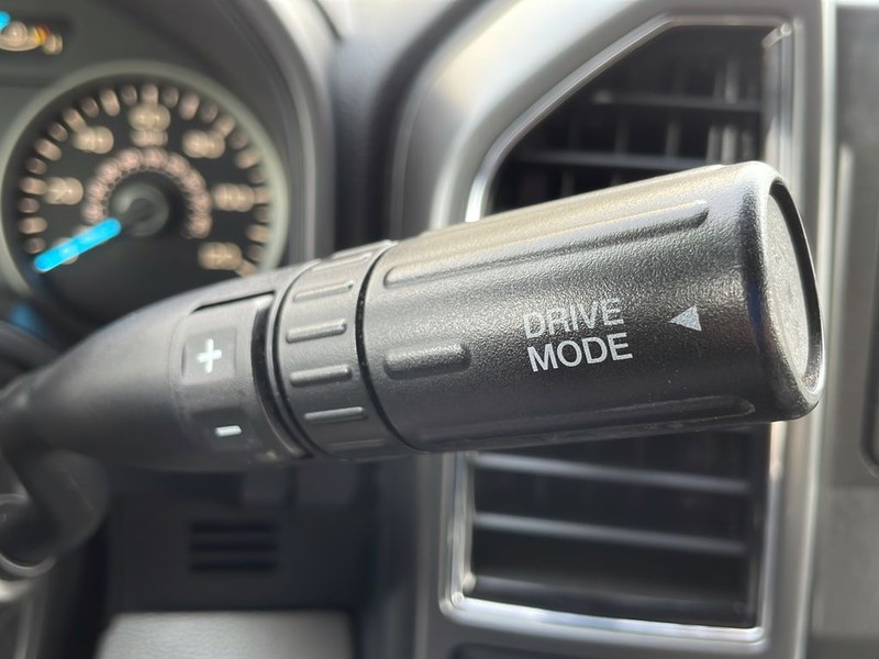 Ford F-150 Vehicle Full-screen Gallery Image 21