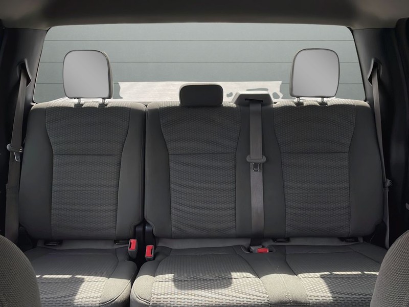 Ford F-150 Vehicle Full-screen Gallery Image 23