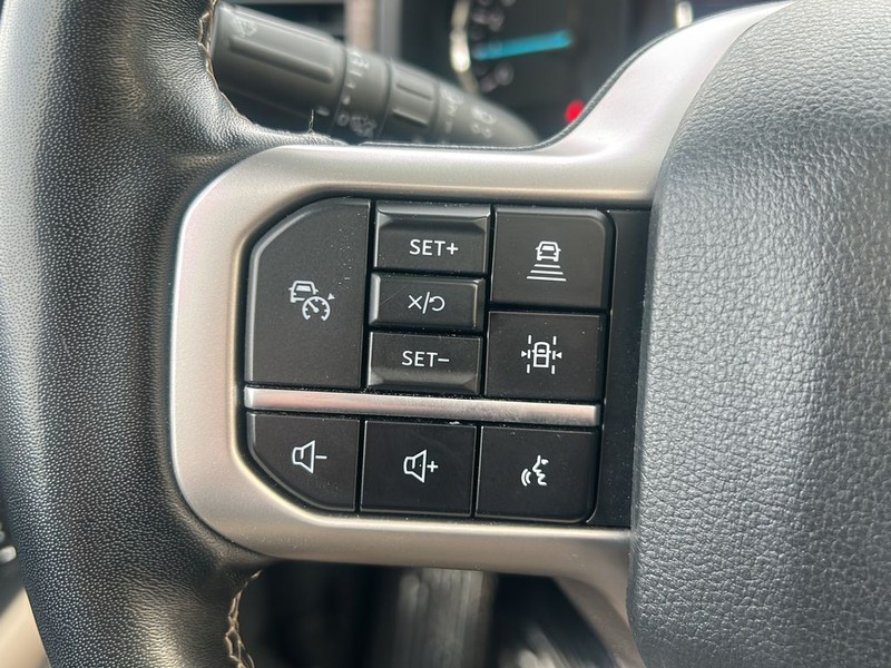 Ford Expedition Max Vehicle Full-screen Gallery Image 18