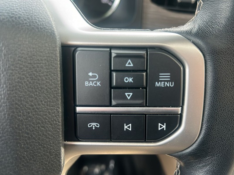 Ford Expedition Max Vehicle Full-screen Gallery Image 19