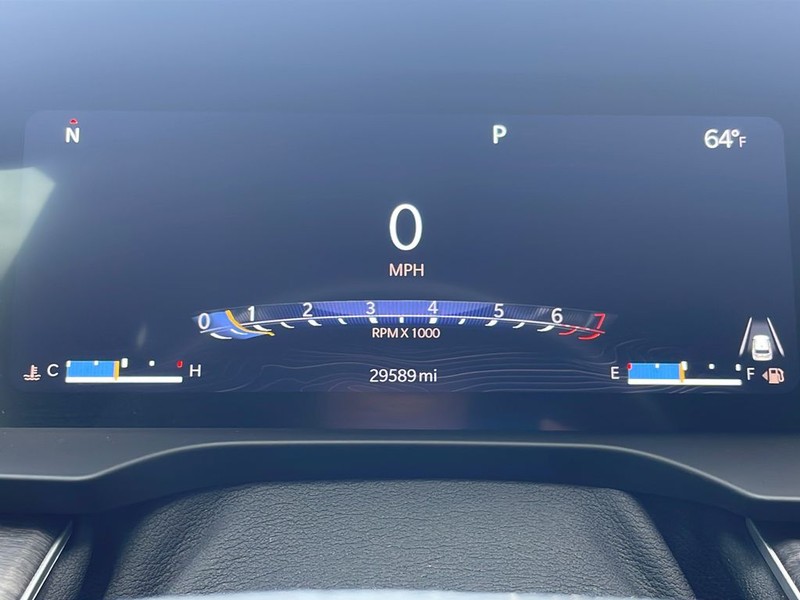 Jeep Grand Cherokee L Vehicle Full-screen Gallery Image 13