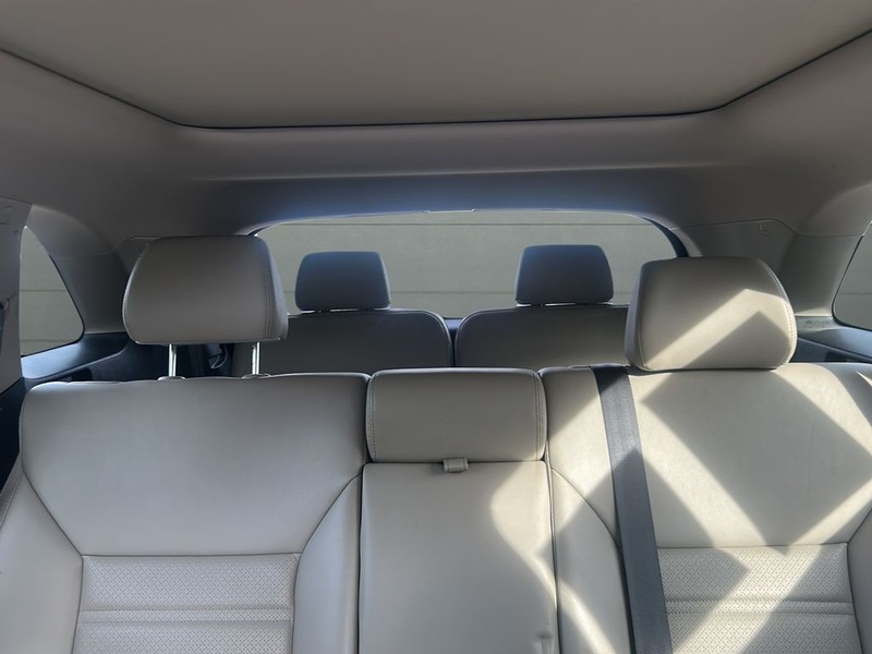 Kia Sorento Vehicle Full-screen Gallery Image 15