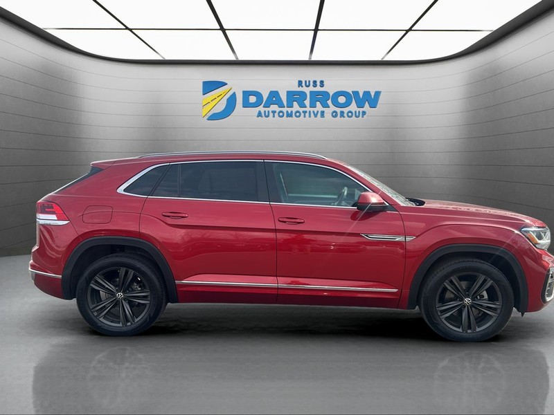 Volkswagen Atlas Cross Sport Vehicle Full-screen Gallery Image 6