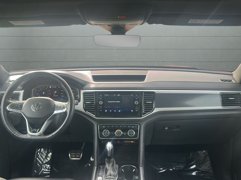 Volkswagen Atlas Cross Sport Vehicle Full-screen Gallery Image 14