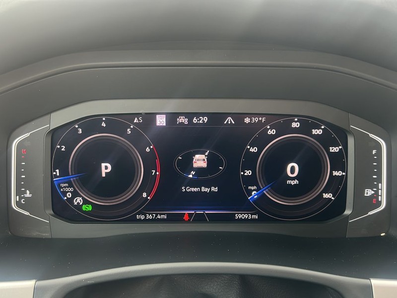 Volkswagen Atlas Cross Sport Vehicle Full-screen Gallery Image 17