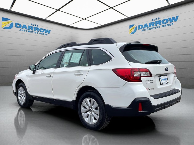 Subaru Outback Vehicle Full-screen Gallery Image 3