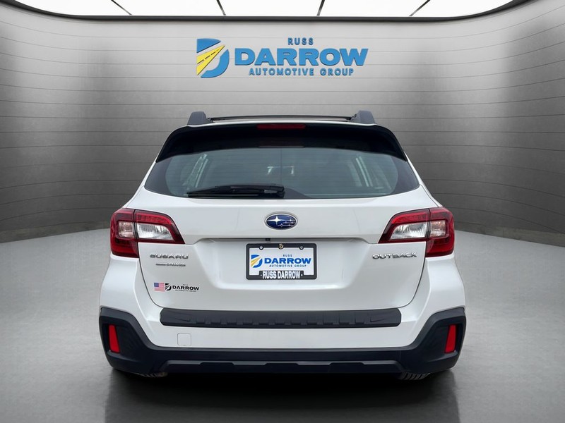 Subaru Outback Vehicle Full-screen Gallery Image 4