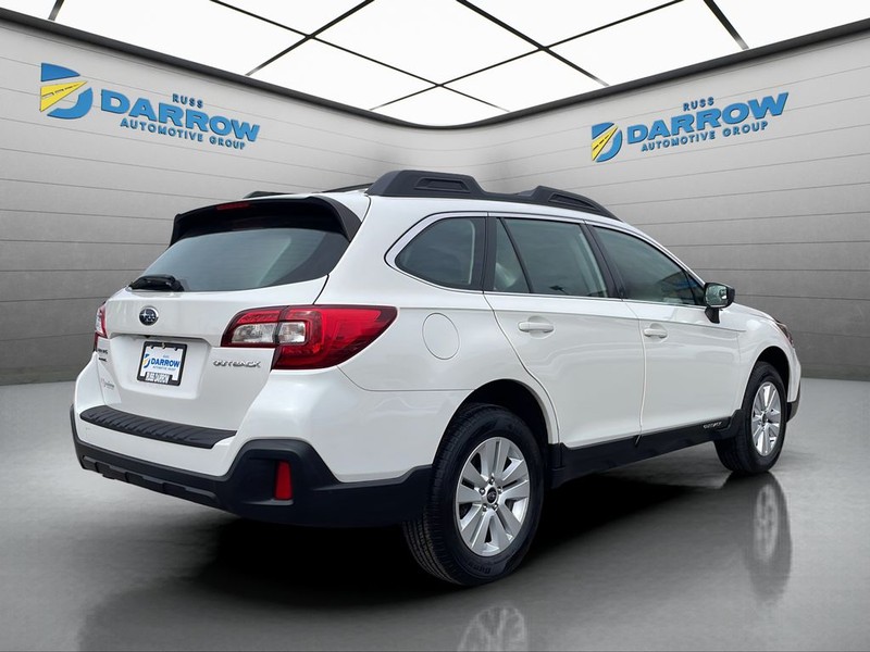 Subaru Outback Vehicle Full-screen Gallery Image 5