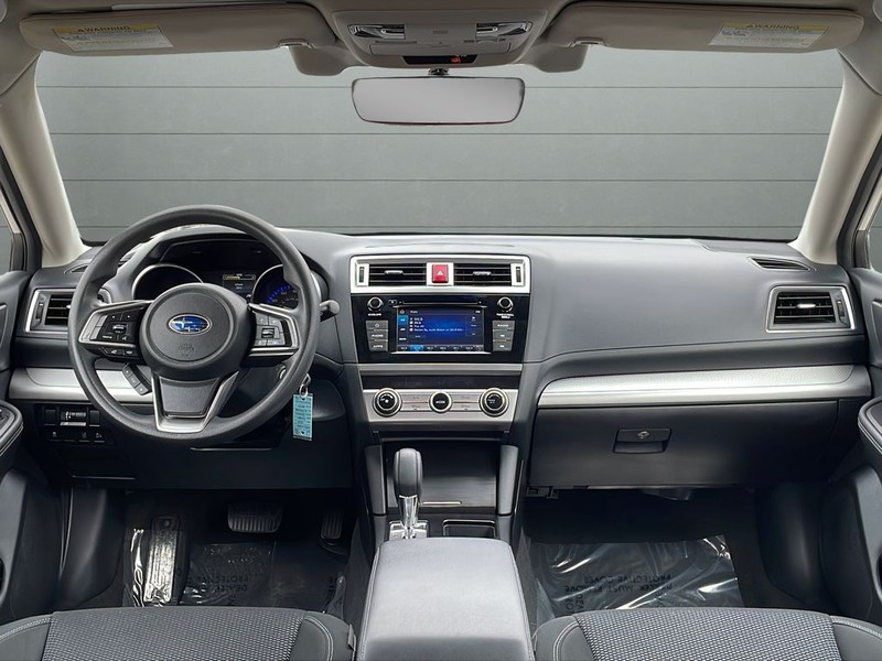 Subaru Outback Vehicle Full-screen Gallery Image 12