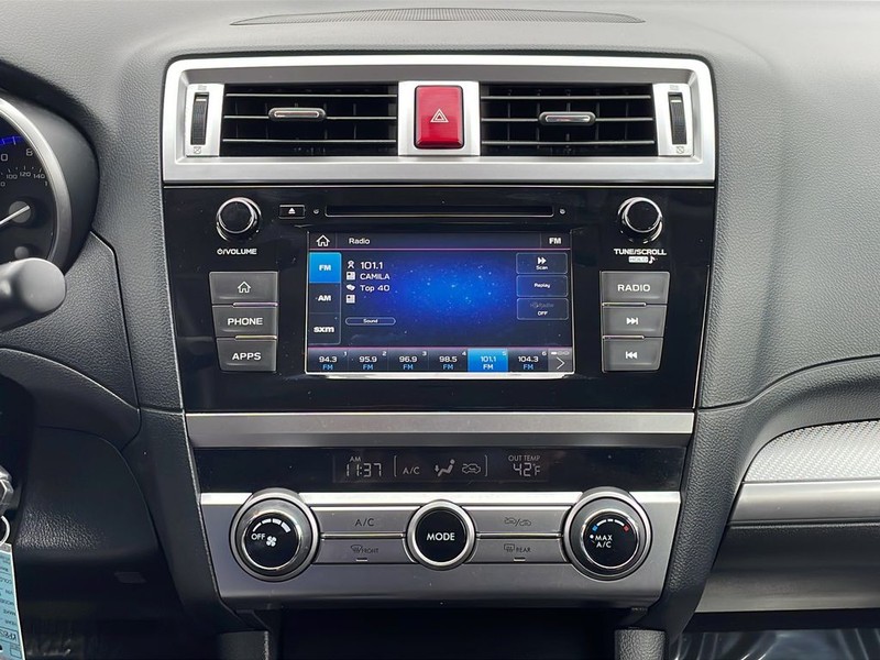 Subaru Outback Vehicle Full-screen Gallery Image 19