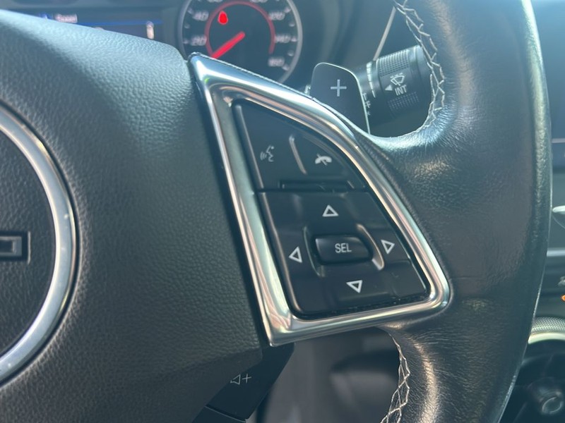 Chevrolet Camaro Vehicle Full-screen Gallery Image 14