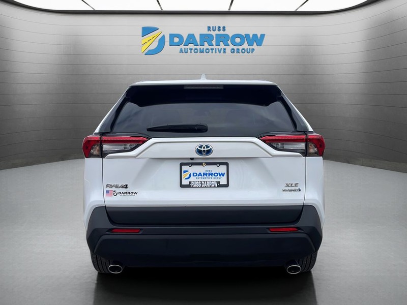 Toyota RAV4 Vehicle Full-screen Gallery Image 4
