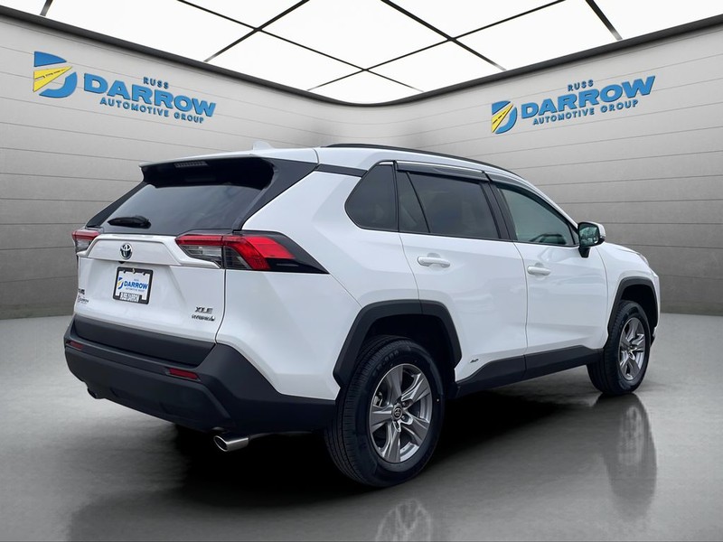Toyota RAV4 Vehicle Full-screen Gallery Image 5
