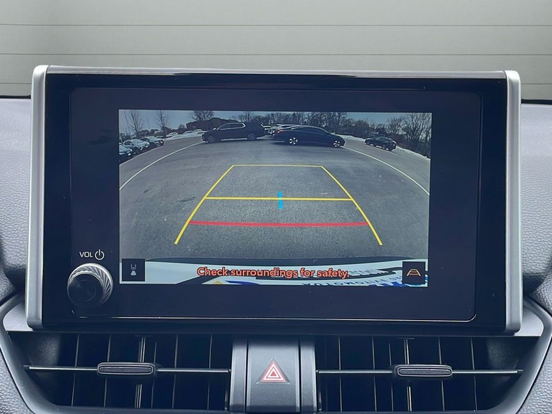 Toyota RAV4 Vehicle Full-screen Gallery Image 23