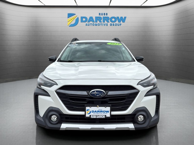 Subaru Outback Vehicle Full-screen Gallery Image 8