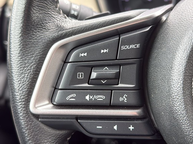 Subaru Outback Vehicle Full-screen Gallery Image 9