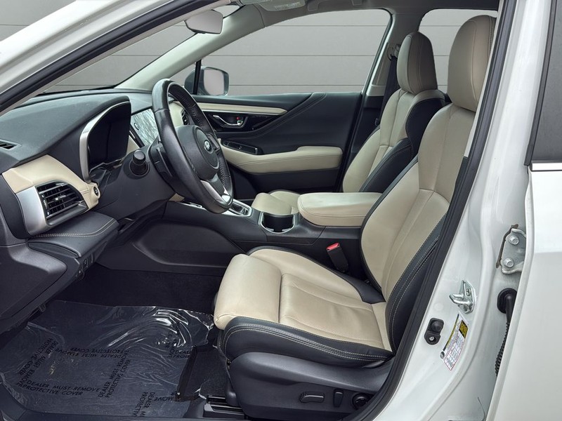 Subaru Outback Vehicle Full-screen Gallery Image 10