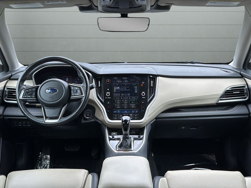 Subaru Outback Vehicle Full-screen Gallery Image 12