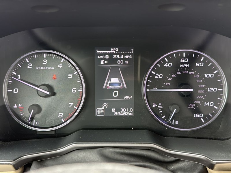 Subaru Outback Vehicle Full-screen Gallery Image 13