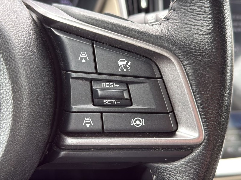 Subaru Outback Vehicle Full-screen Gallery Image 18
