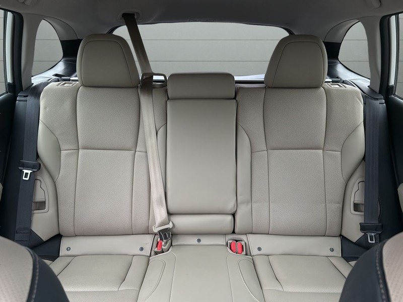 Subaru Outback Vehicle Full-screen Gallery Image 27
