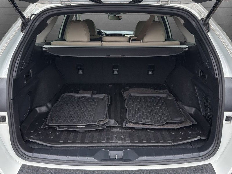 Subaru Outback Vehicle Full-screen Gallery Image 29