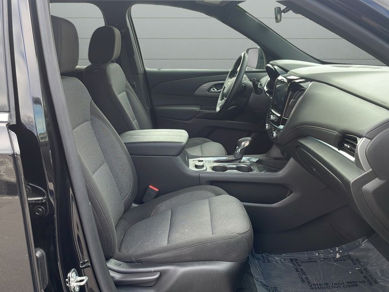 Chevrolet Traverse Vehicle Full-screen Gallery Image 15