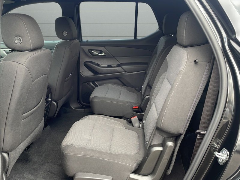 Chevrolet Traverse Vehicle Full-screen Gallery Image 16