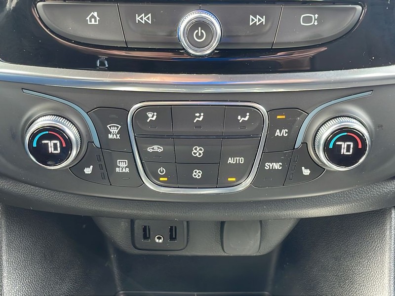 Chevrolet Traverse Vehicle Full-screen Gallery Image 26