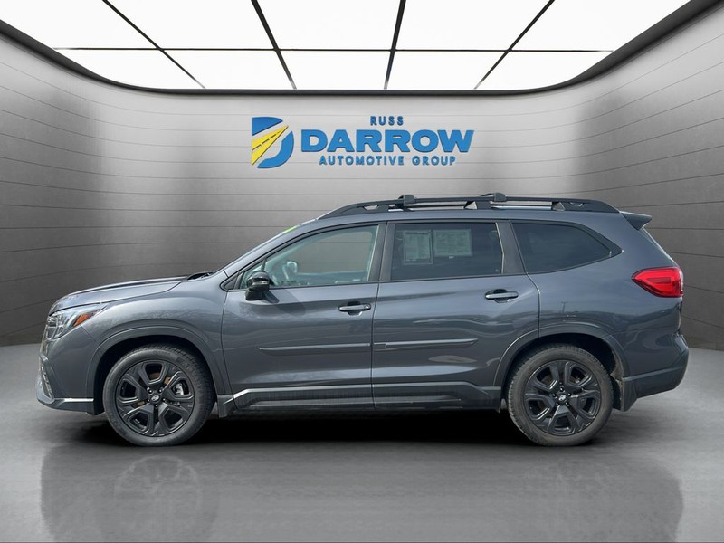 Subaru Ascent Vehicle Full-screen Gallery Image 2