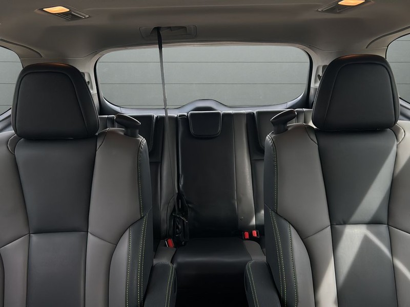 Subaru Ascent Vehicle Full-screen Gallery Image 15
