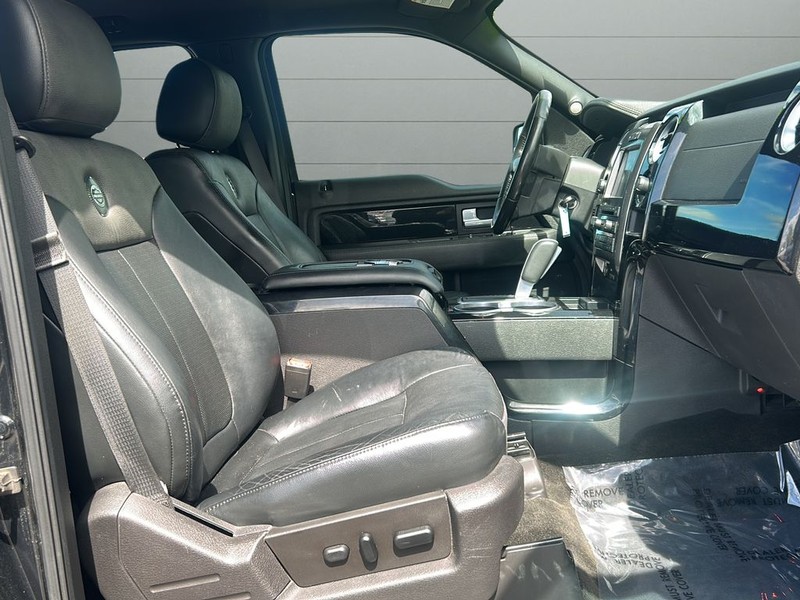 Ford F-150 Vehicle Full-screen Gallery Image 14