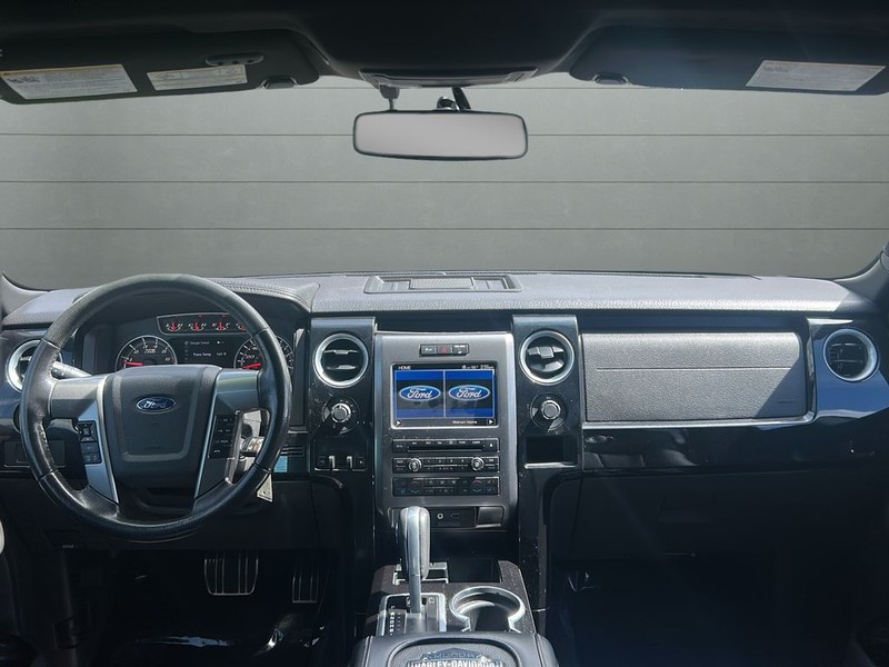Ford F-150 Vehicle Full-screen Gallery Image 15